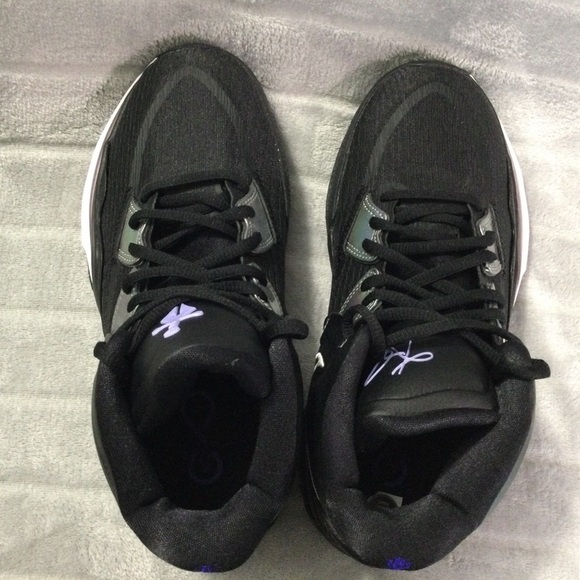 Nike Kyrie Infinity Black Metallic Silver (GS) No Box Size 7y - Picture 6 of 8